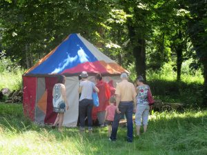 la tete dans les racine- la frenaie