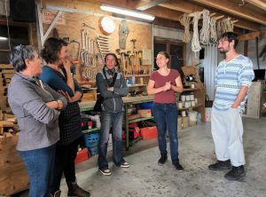 Rencontre avec le public lors d'une visite d'atelier